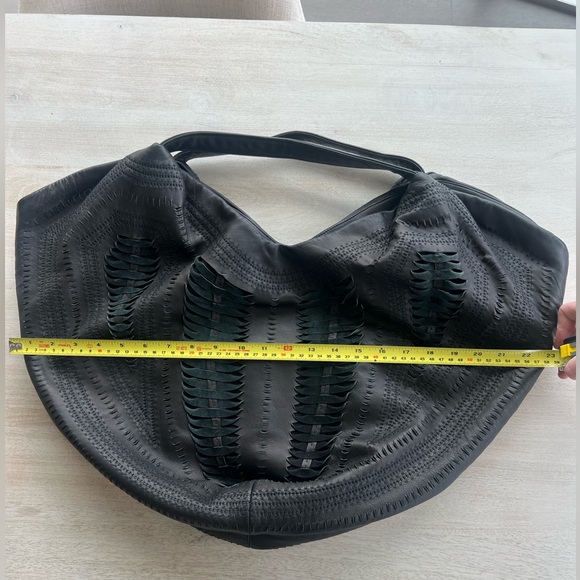 Elie Tahari 100% Leather Hobo Bag in Black NWOT - Picture 14 of 17